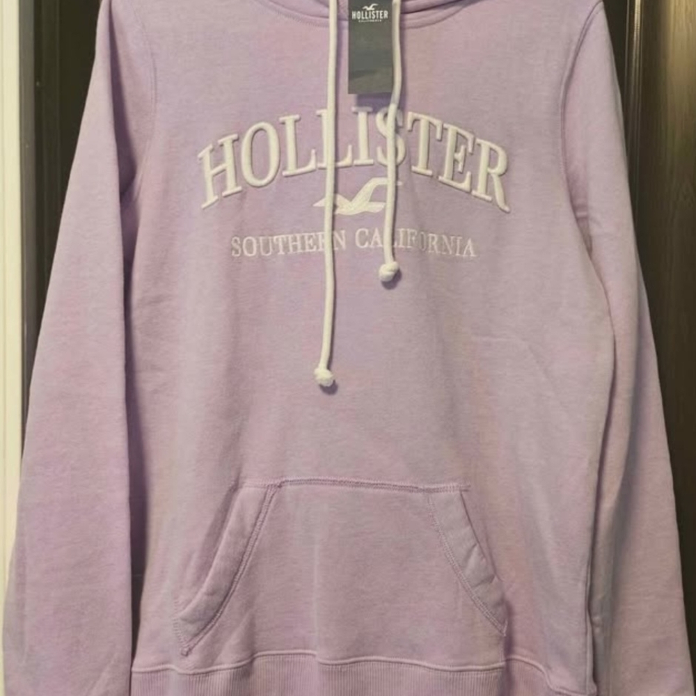 Hollister Light Purple Sweatshirt